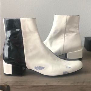Modern Vice 🖤🤍  Leather black & white bootie